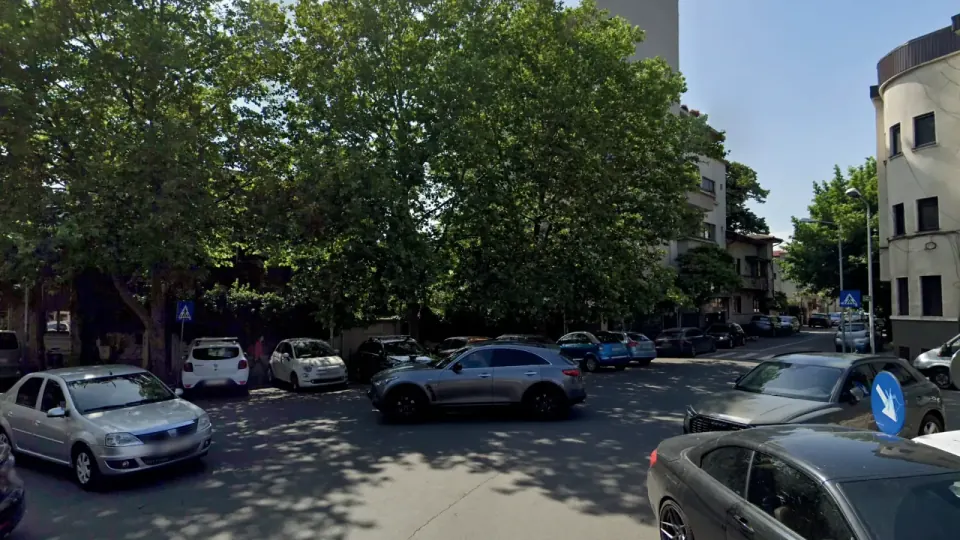 Toamnei and Salcâmilor Square – existing situation