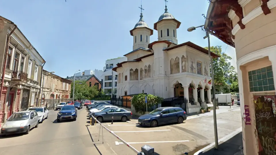 Sfinților Square – existing situation